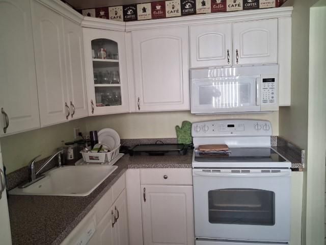 32 Colonial Club Drive, Unit 201, Boynton Beach, FL 33435 Photo