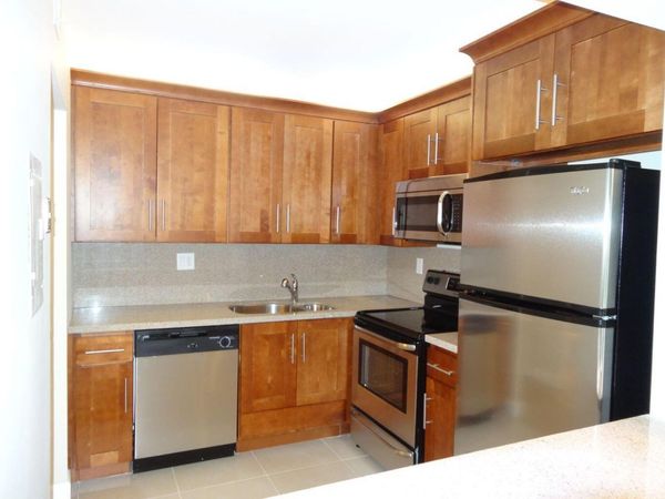 9235 SW 8th Street, Unit 210, Boca Raton, FL 33428