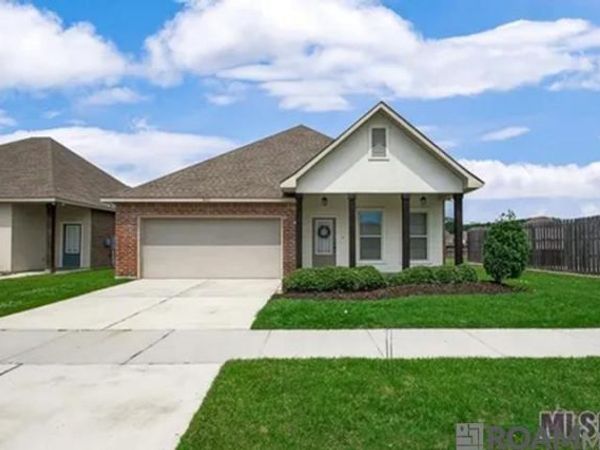 922 Deer Pass Dr, Baton Rouge, LA 70820