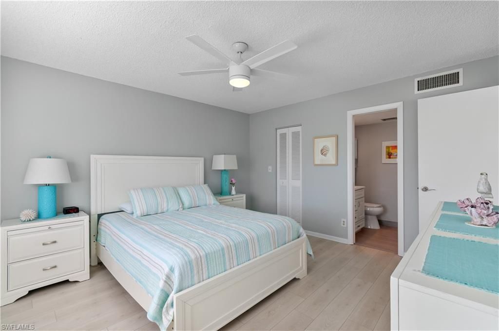 13 High Point Cir N, Unit 203, Naples, FL 34103 Photo