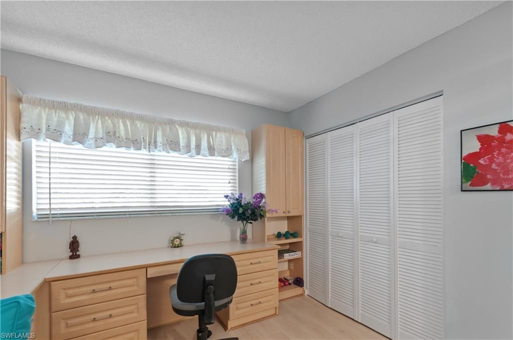 13 High Point Cir N, Unit 203, Naples, FL 34103 Photo