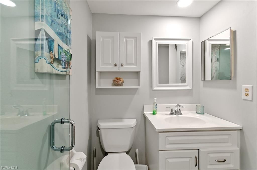 13 High Point Cir N, Unit 203, Naples, FL 34103 Photo