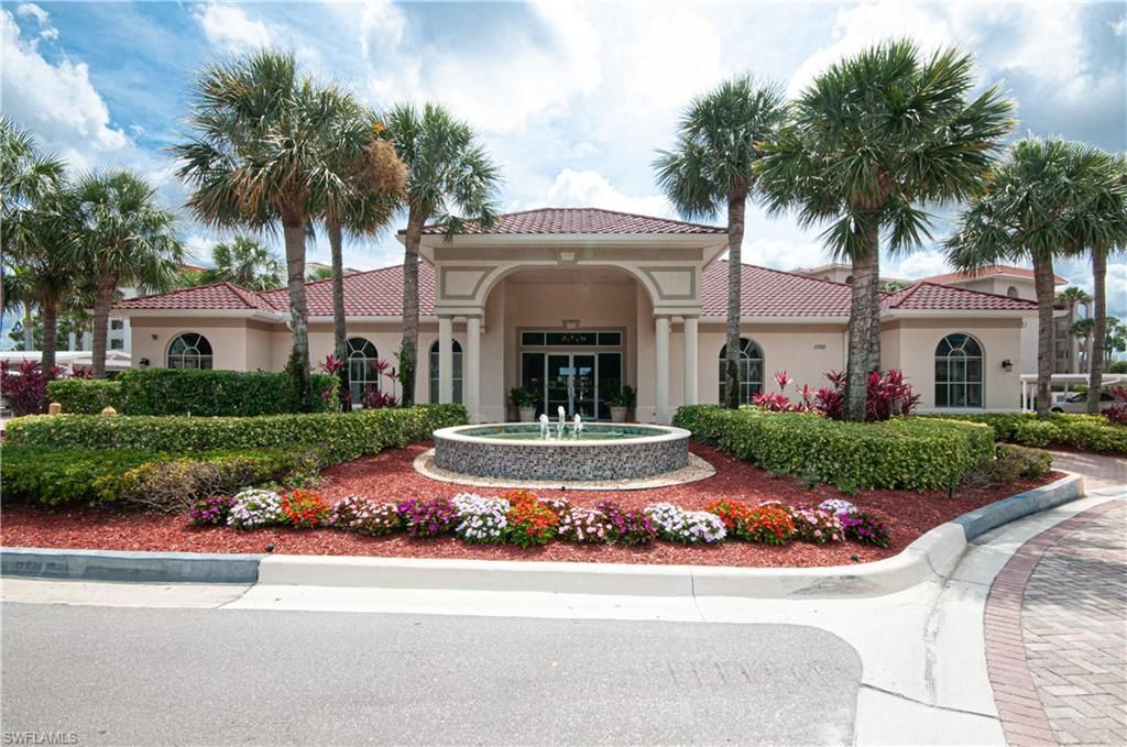 13 High Point Cir N, Unit 203, Naples, FL 34103 Photo