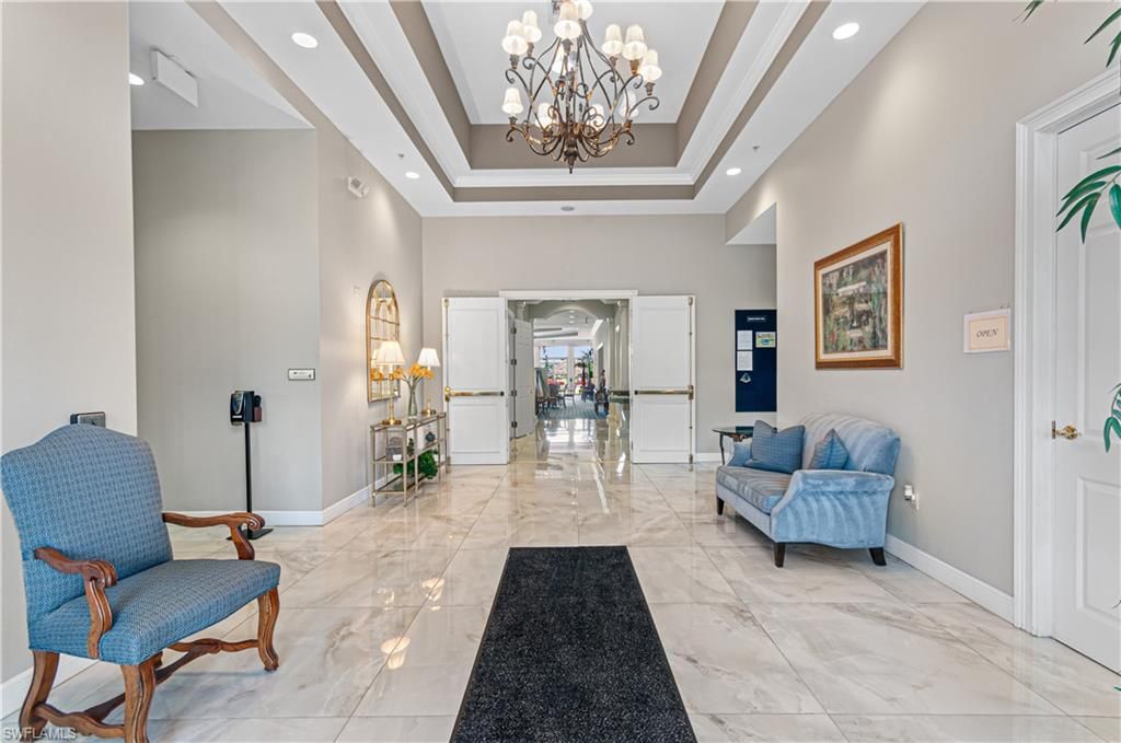 13 High Point Cir N, Unit 203, Naples, FL 34103 Photo
