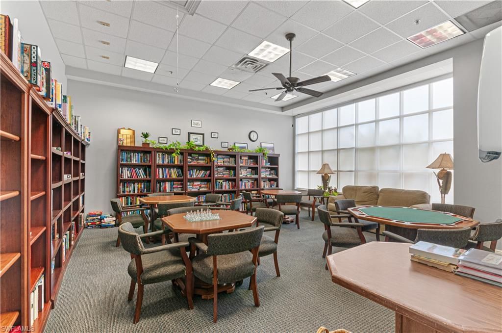 13 High Point Cir N, Unit 203, Naples, FL 34103 Photo