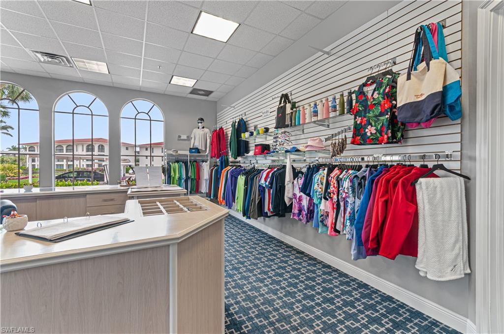 13 High Point Cir N, Unit 203, Naples, FL 34103 Photo