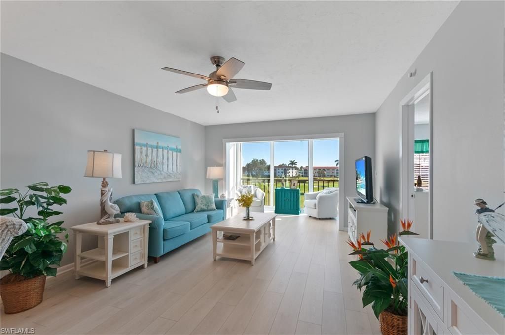 13 High Point Cir N, Unit 203, Naples, FL 34103 Photo