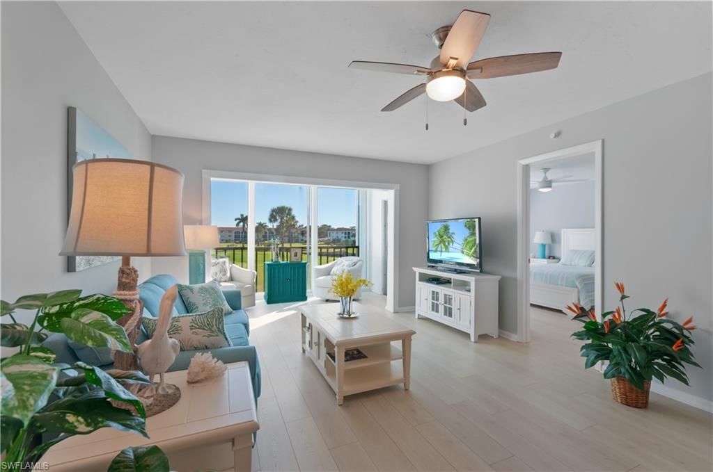 13 High Point Cir N, Unit 203, Naples, FL 34103 Photo