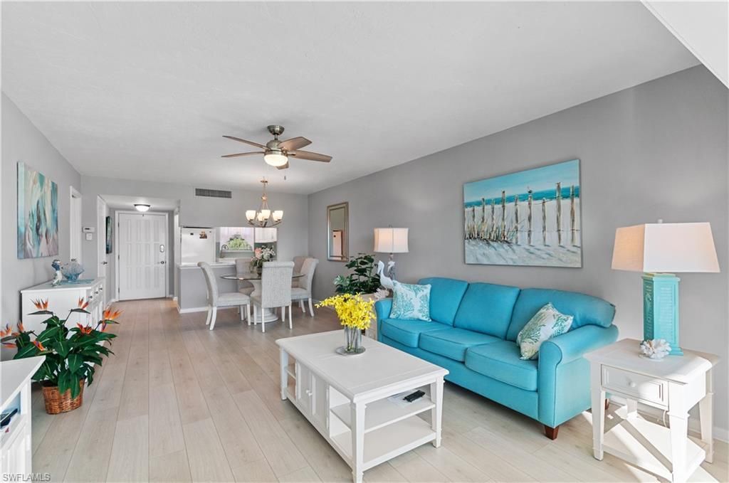 13 High Point Cir N, Unit 203, Naples, FL 34103 Photo