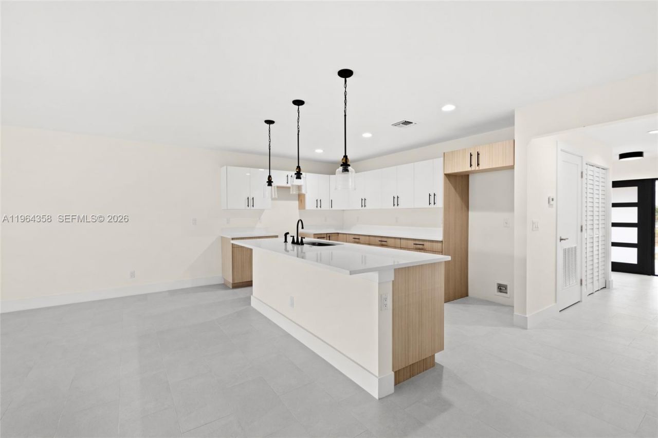 560 SW Carter Ave, Port Saint Lucie, FL 34983 Photo