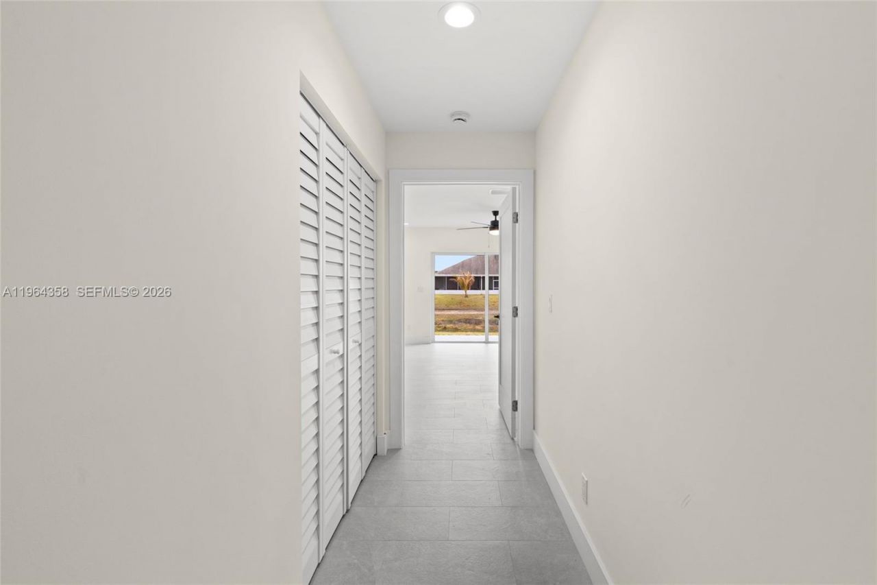 560 SW Carter Ave, Port Saint Lucie, FL 34983 Photo