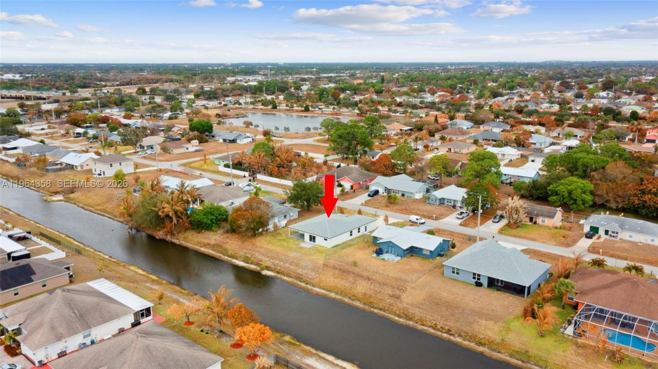 560 SW Carter Ave, Port Saint Lucie, FL 34983 Photo