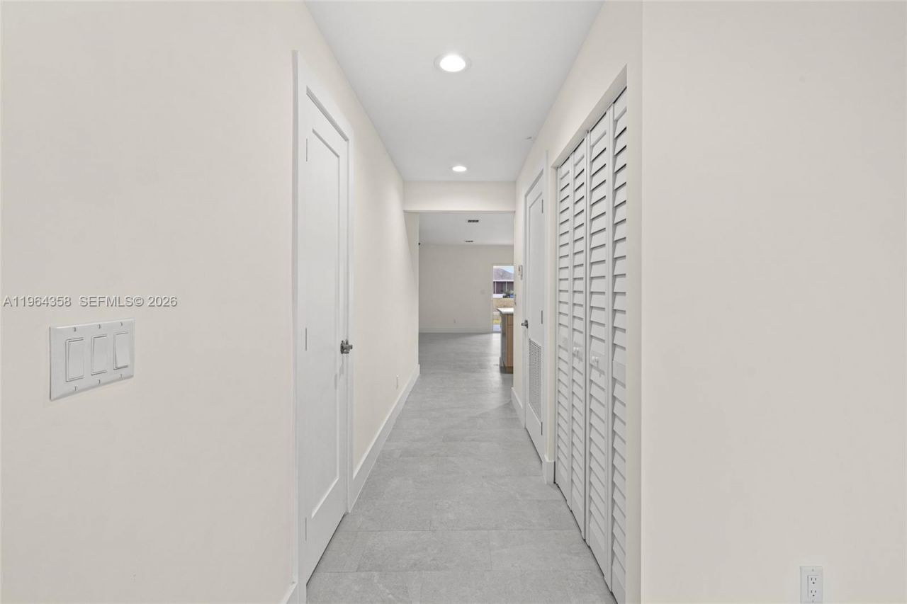 560 SW Carter Ave, Port Saint Lucie, FL 34983 Photo