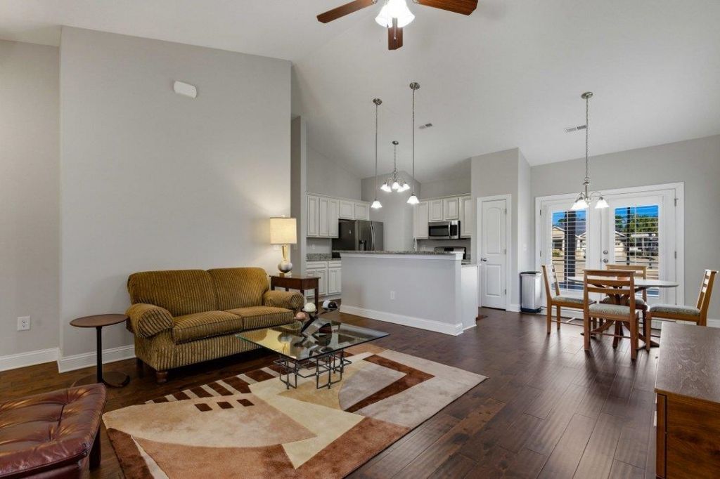 600 Elmwood Circle  Photo 10