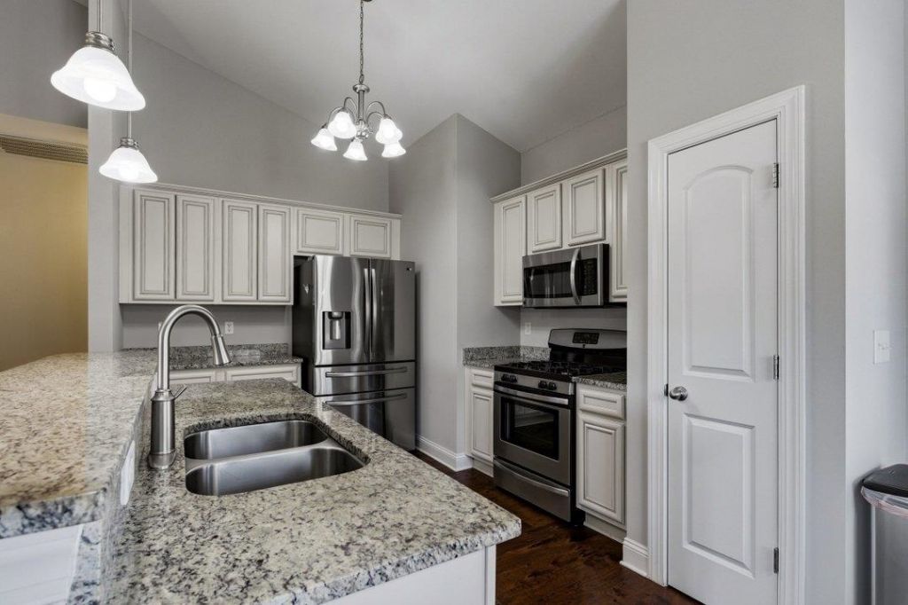 600 Elmwood Circle  Photo 13