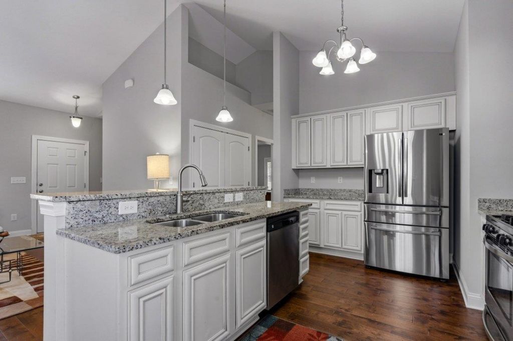 600 Elmwood Circle  Photo 14