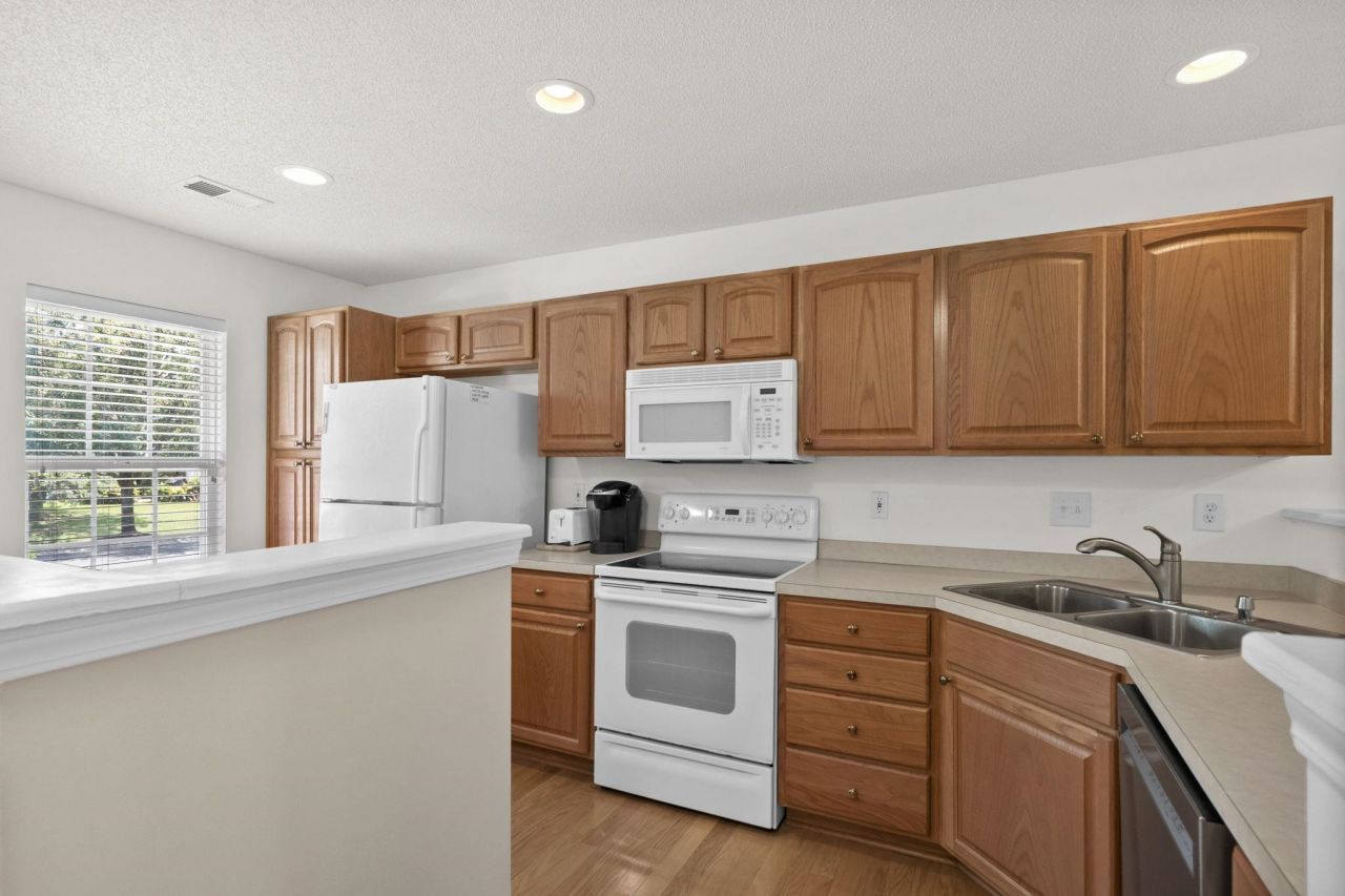 956 Williston Loop Photo 10