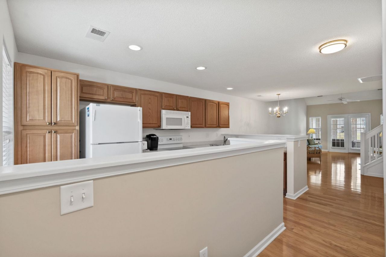 956 Williston Loop Photo 8