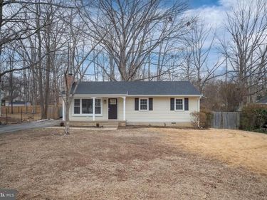 8 PATRICK HENRY STREET, FREDERICKSBURG, VA 22405