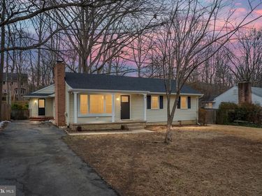 8 PATRICK HENRY STREET, FREDERICKSBURG, VA 22405