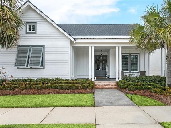 960 BEAUREGARD Parkway, Covington, LA 70433