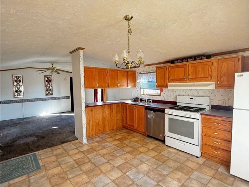 520 Greene Street, Newport, OH 45768 Photo 9