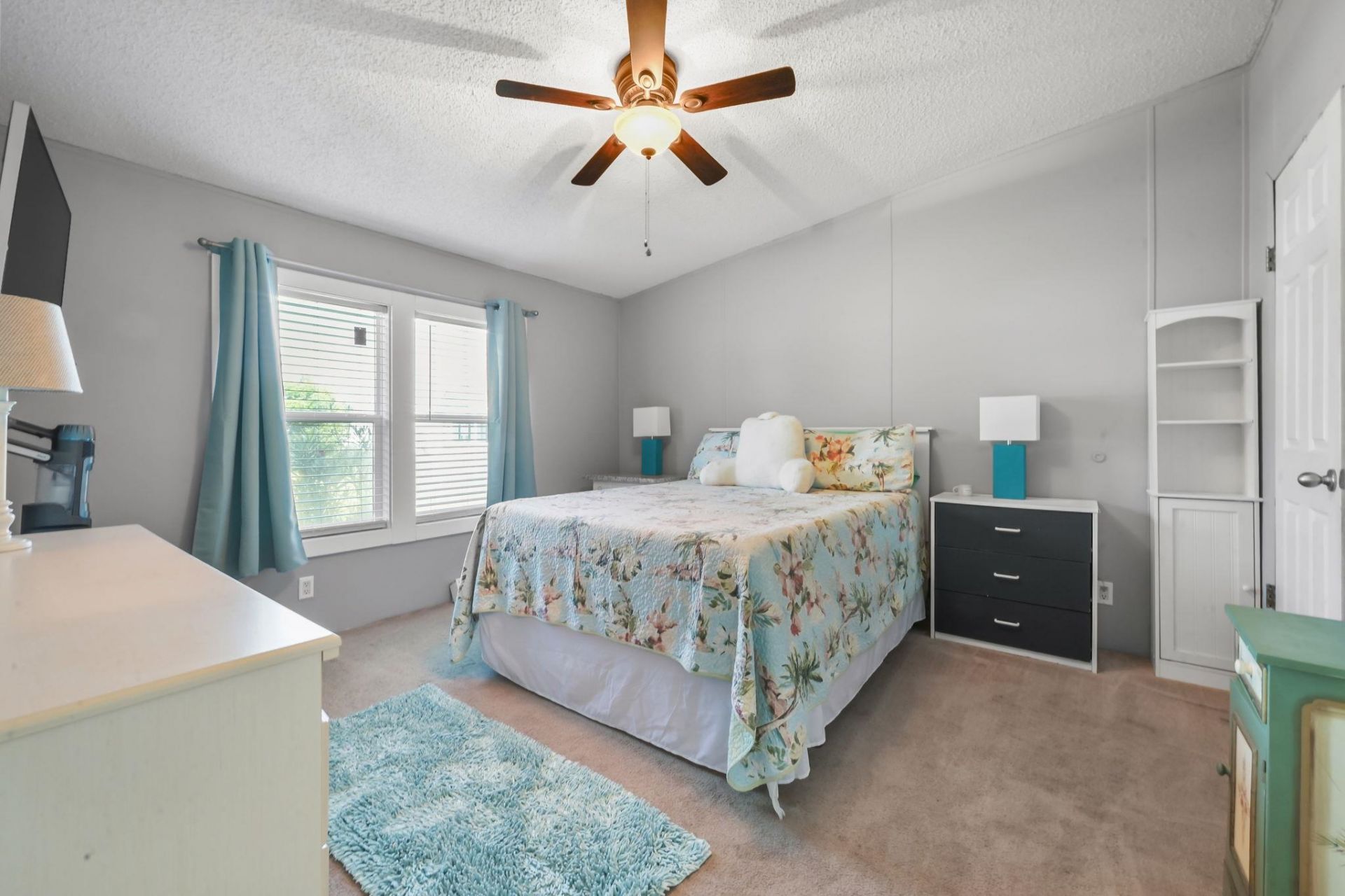 6043 East West Way Photo 10