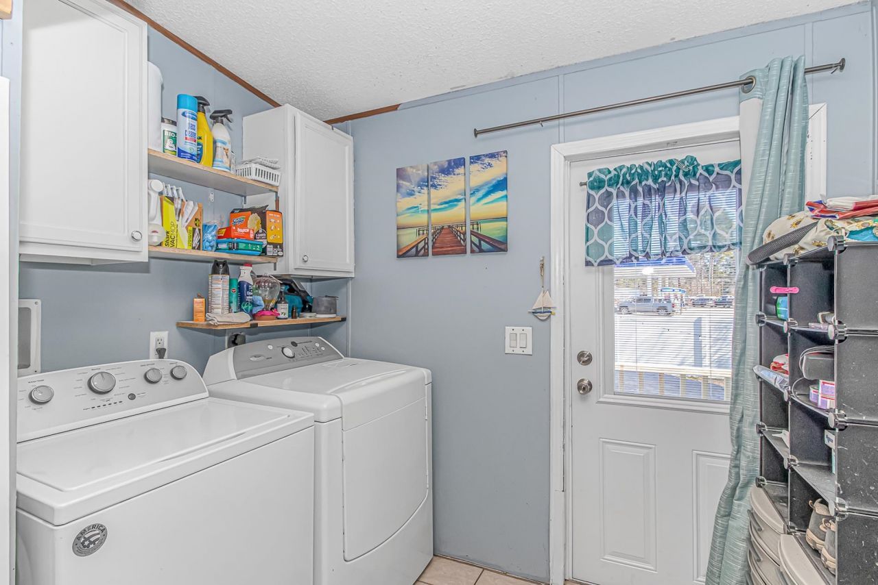 6043 East West Way Photo 11