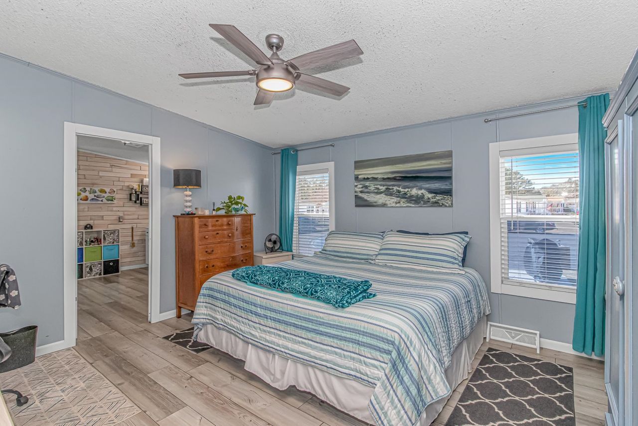 6043 East West Way Photo 13