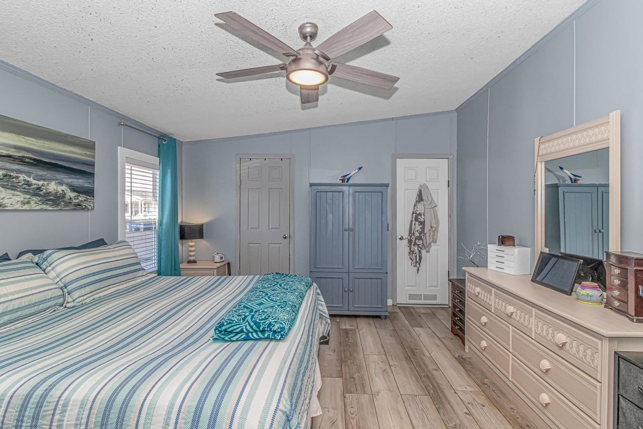 6043 East West Way Photo 14