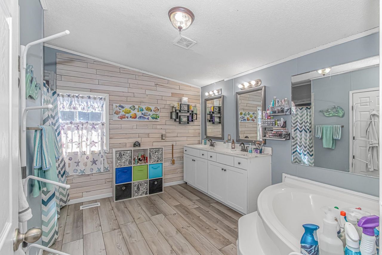 6043 East West Way Photo 15