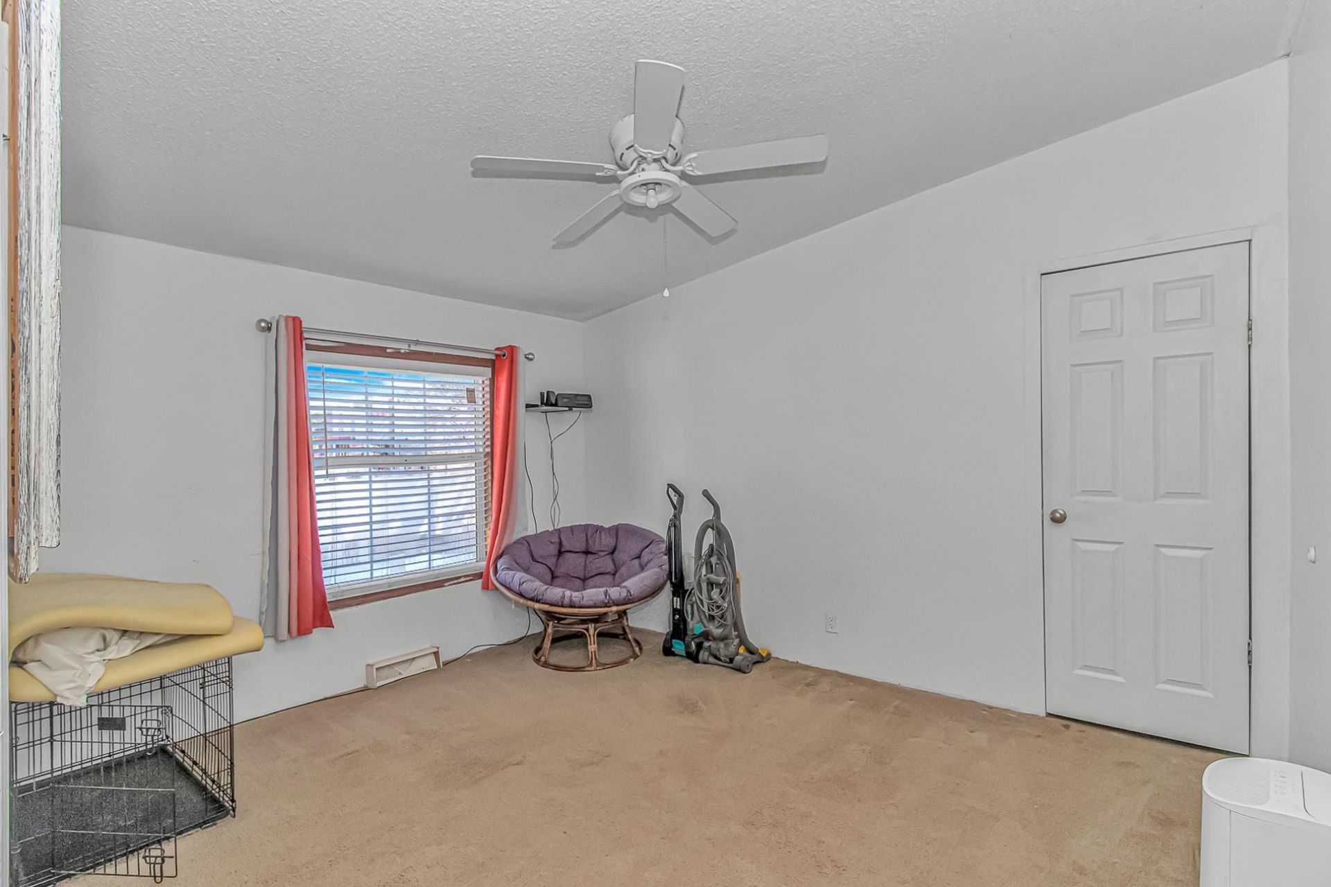 6043 East West Way Photo 17
