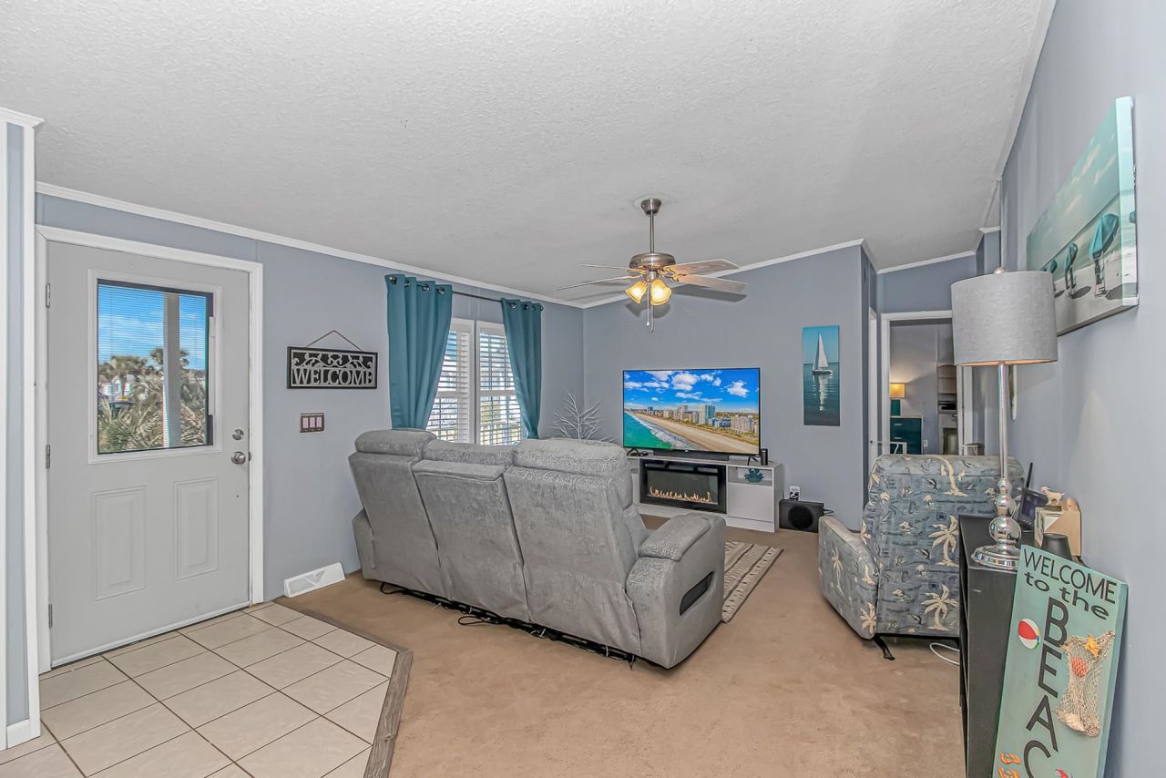 6043 East West Way Photo 5