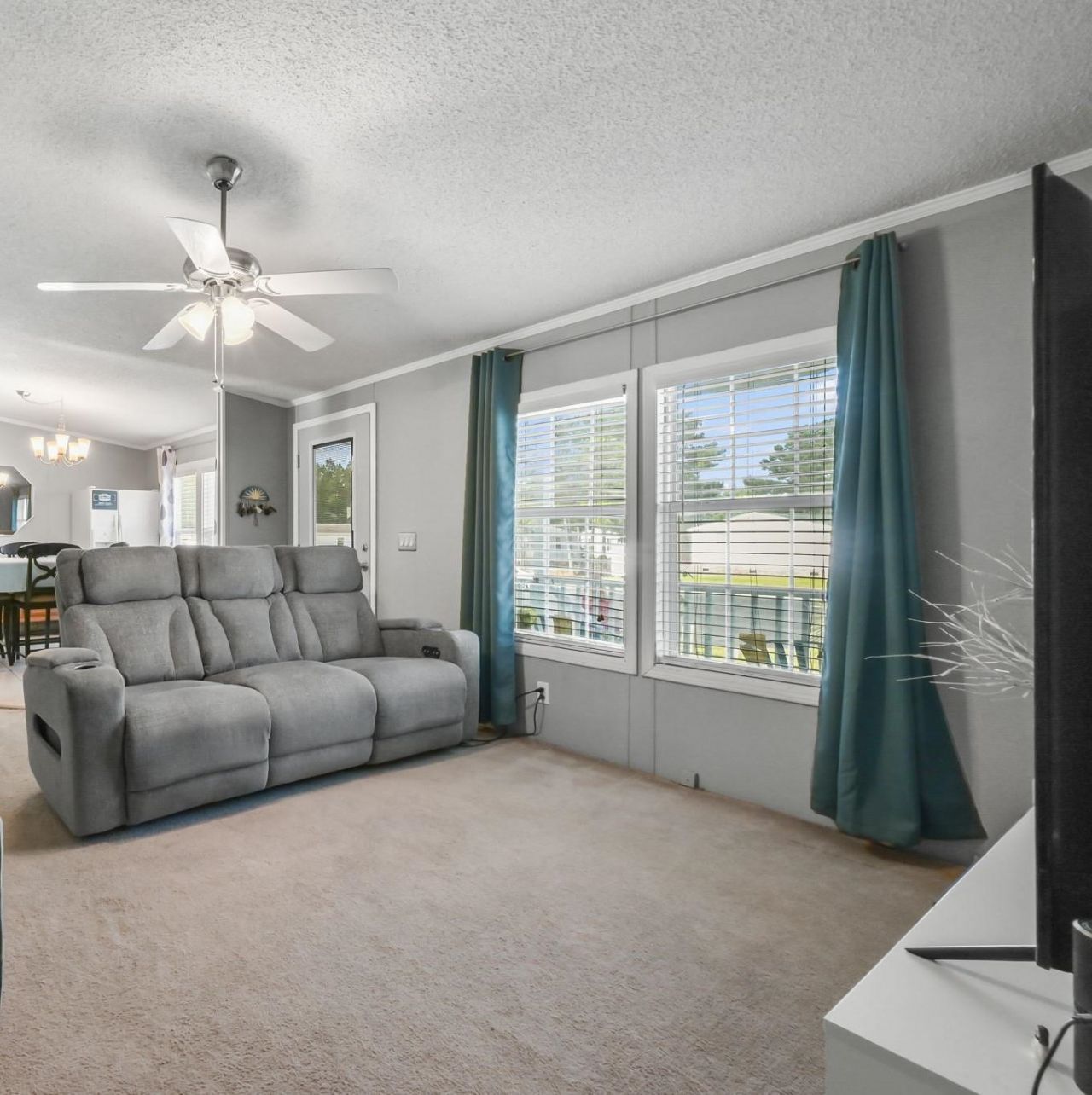 6043 East West Way Photo 6