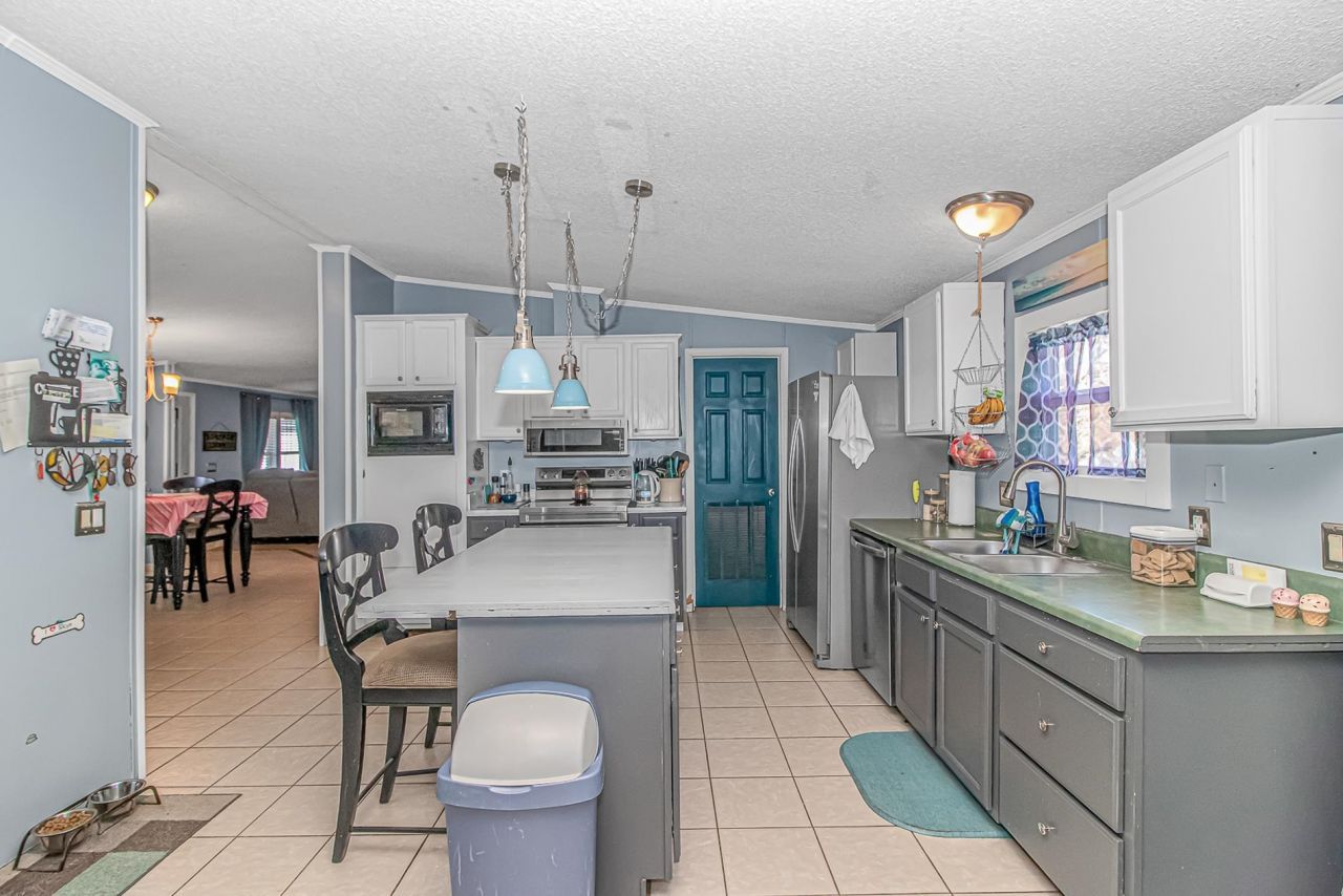 6043 East West Way Photo 8