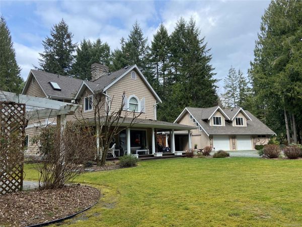 1753 Peerless Rd, Shawnigan Lake, BC V0R 1L0