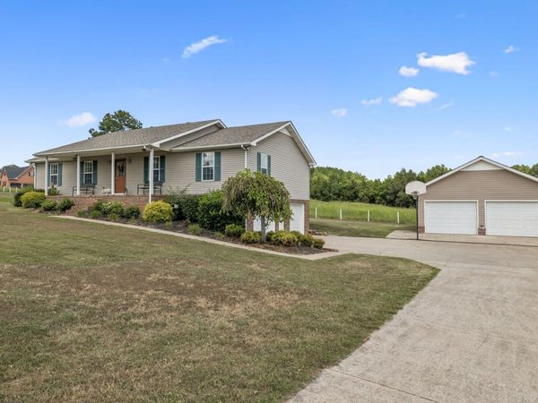 221 Main St E, Hickman, TN 38567