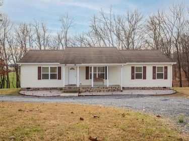 7583 FORD VIEW RD, WEYERS CAVE, VA 24486