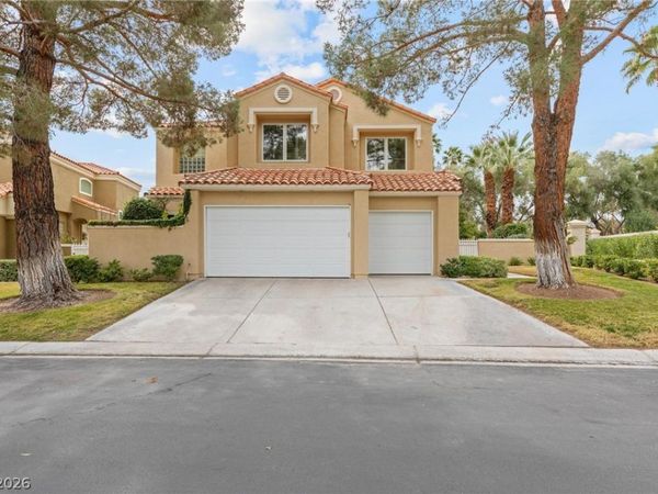 8229 Crow Valley Lane , Las Vegas, NV 89113