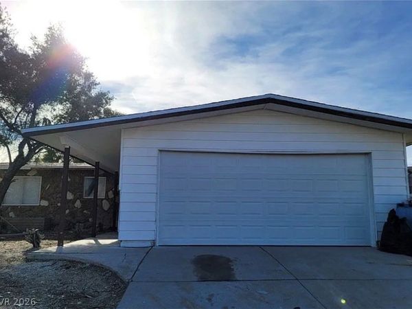 3955 Ventura Way , Las Vegas, NV 89121