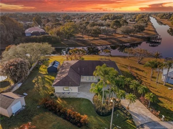 2111 SE Cayuga Court, Port St Lucie, FL 34952