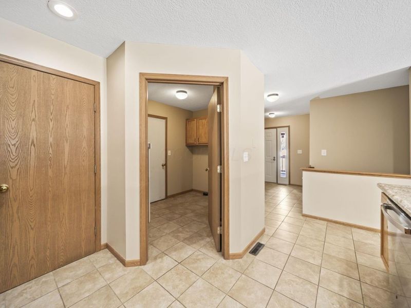 437 Robins Crest Lane, Marysville, OH 43040 Photo 11