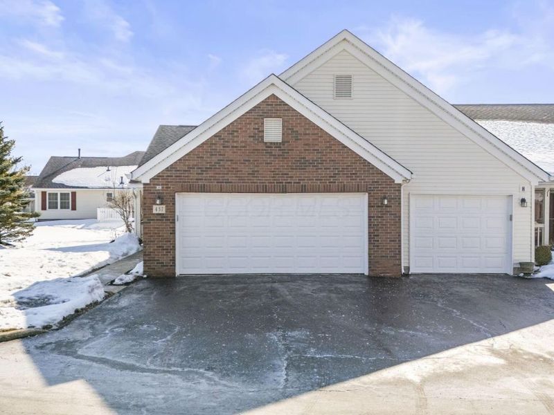 437 Robins Crest Lane, Marysville, OH 43040 Photo 2