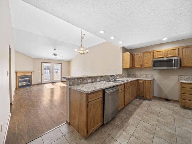 437 Robins Crest Lane, Marysville, OH 43040 Photo 6