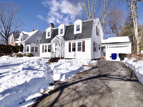 1088 Sumner Ave, Springfield, MA 01118