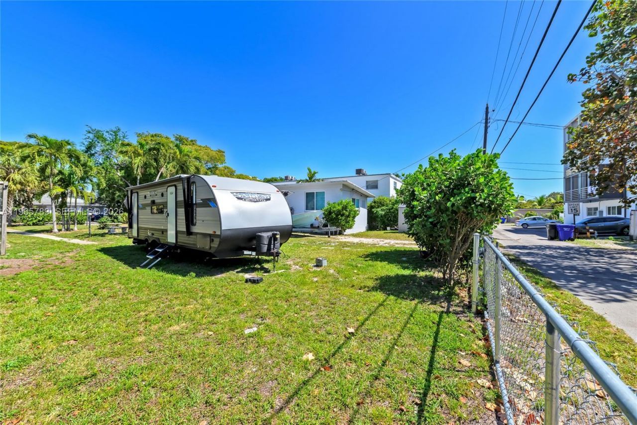 1946 Madison St , Hollywood, FL 33020 Photo