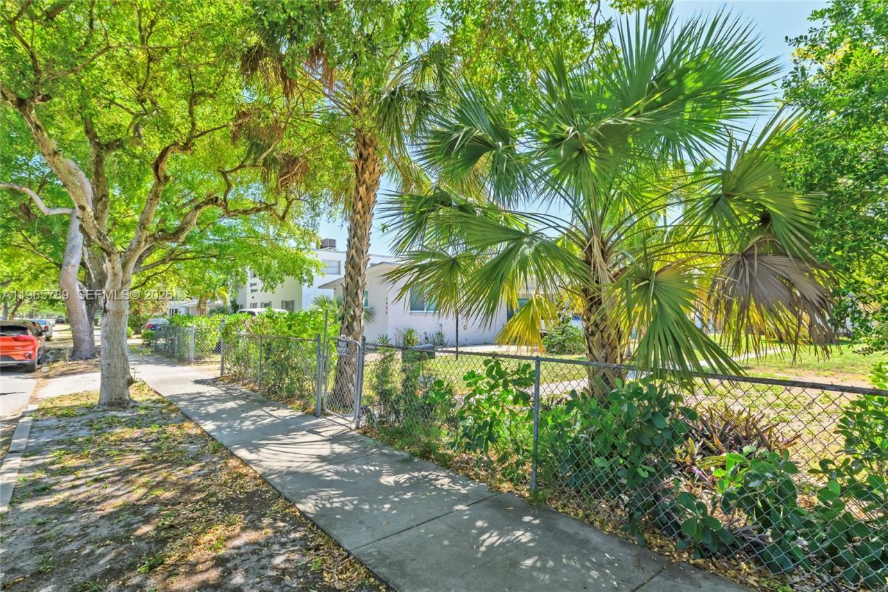 1946 Madison St , Hollywood, FL 33020 Photo