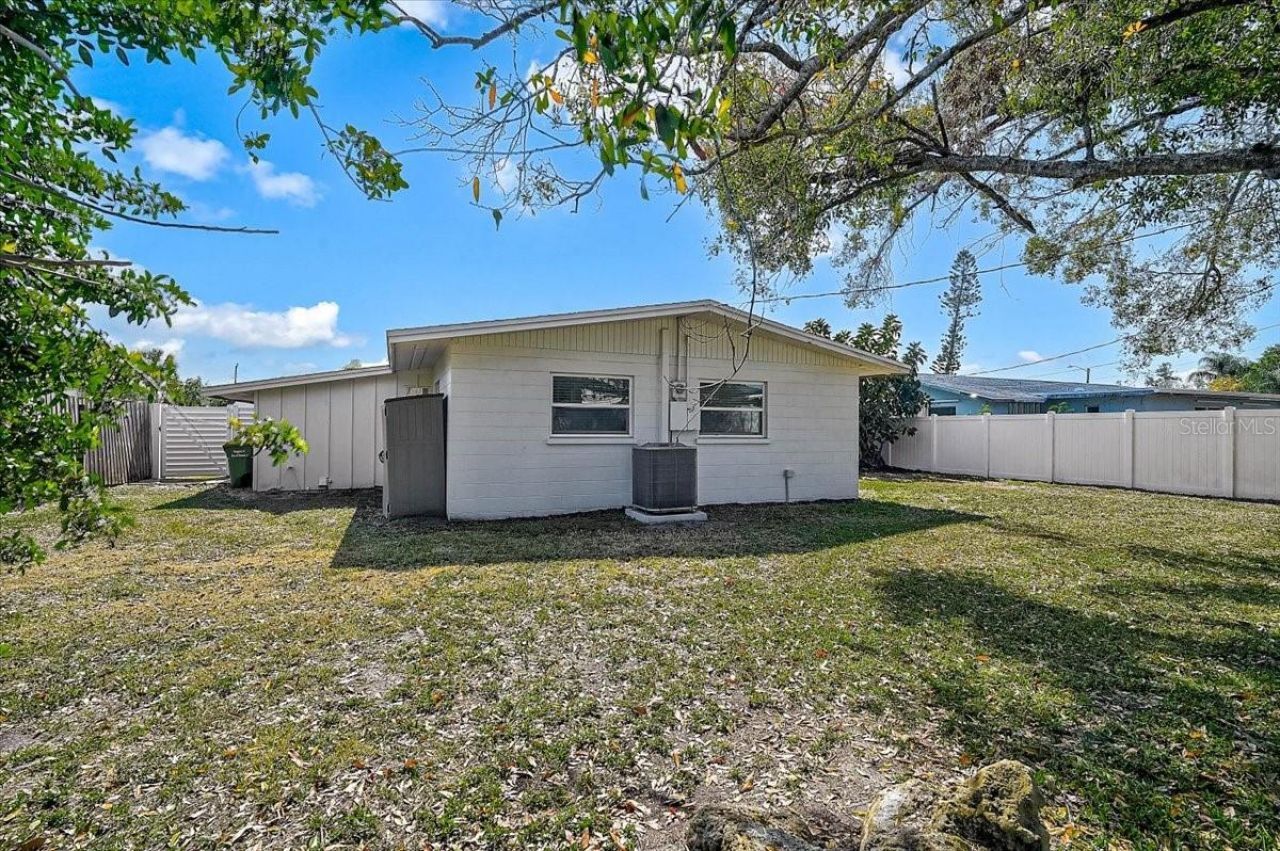 3133 Lake Ridge Drive, Sarasota, FL 34237 Photo