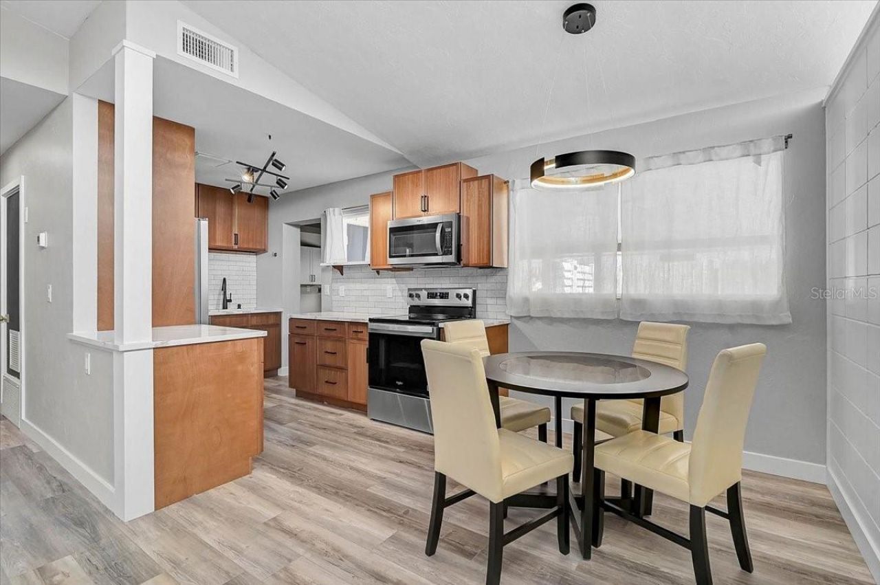 3133 Lake Ridge Drive, Sarasota, FL 34237 Photo