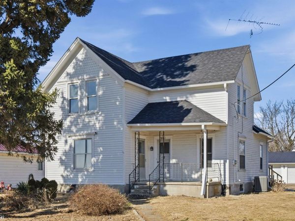 301 State Street, Hartwick, IA 52232